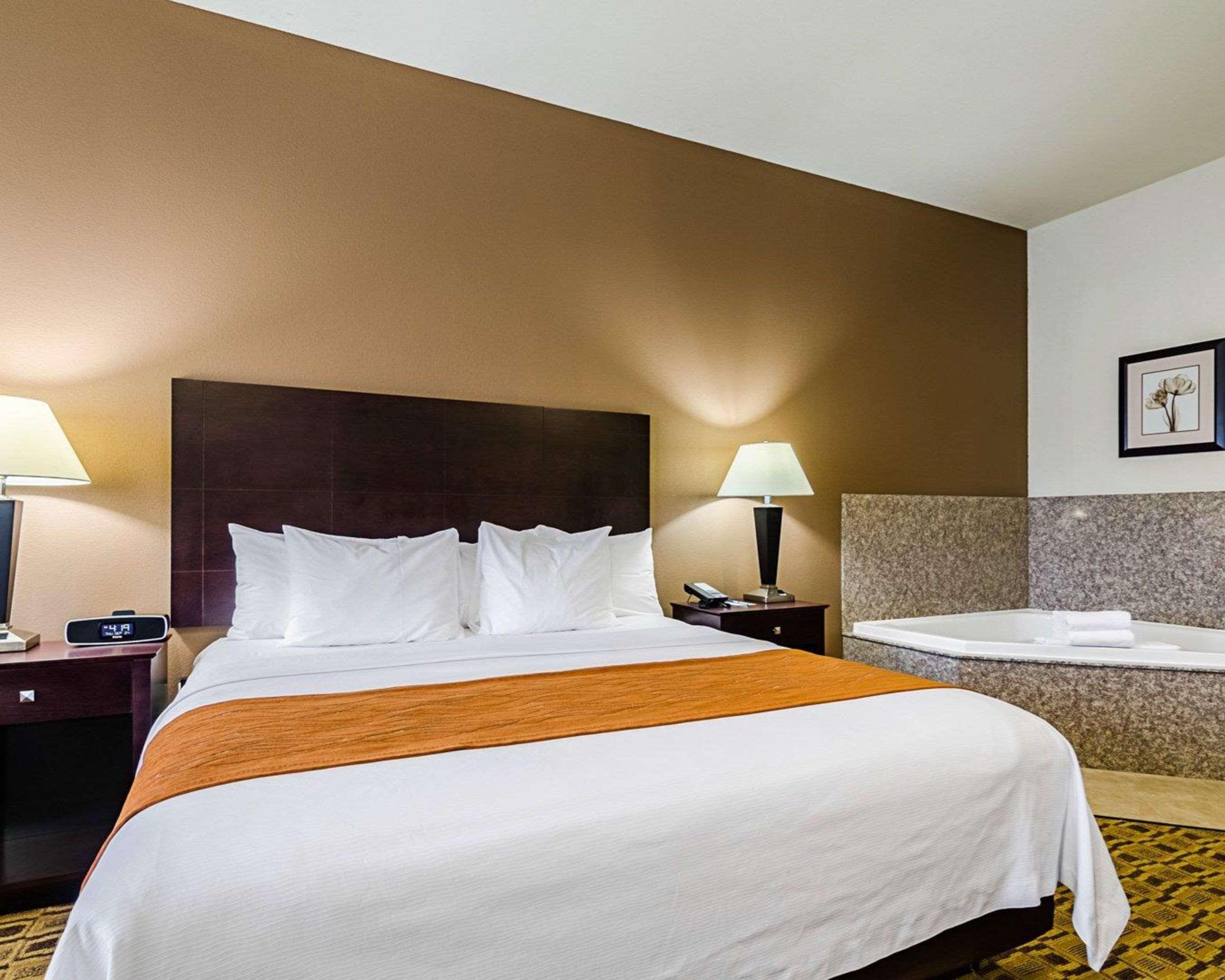 Comfort Inn&Suites Lawrence Extérieur photo