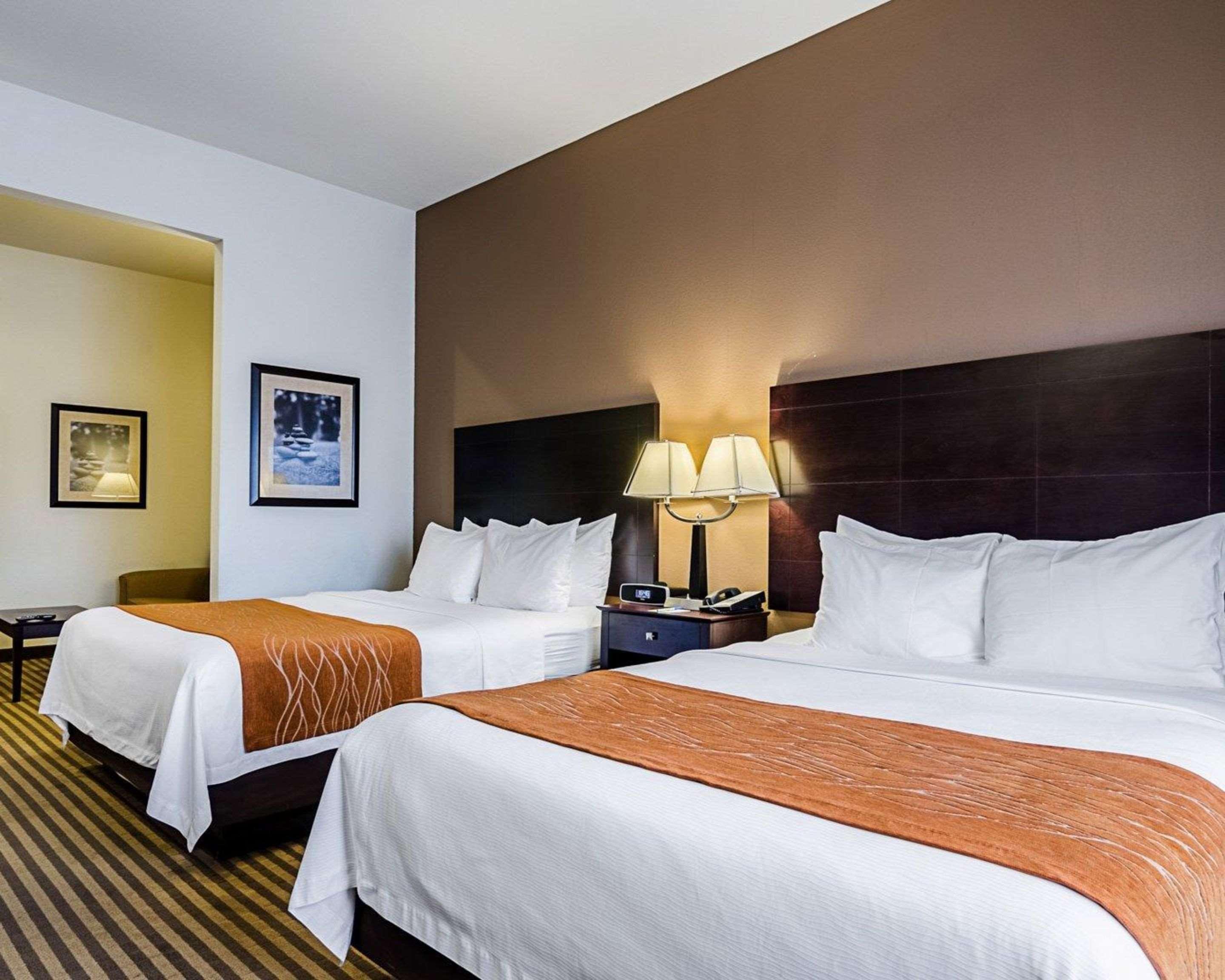 Comfort Inn&Suites Lawrence Extérieur photo