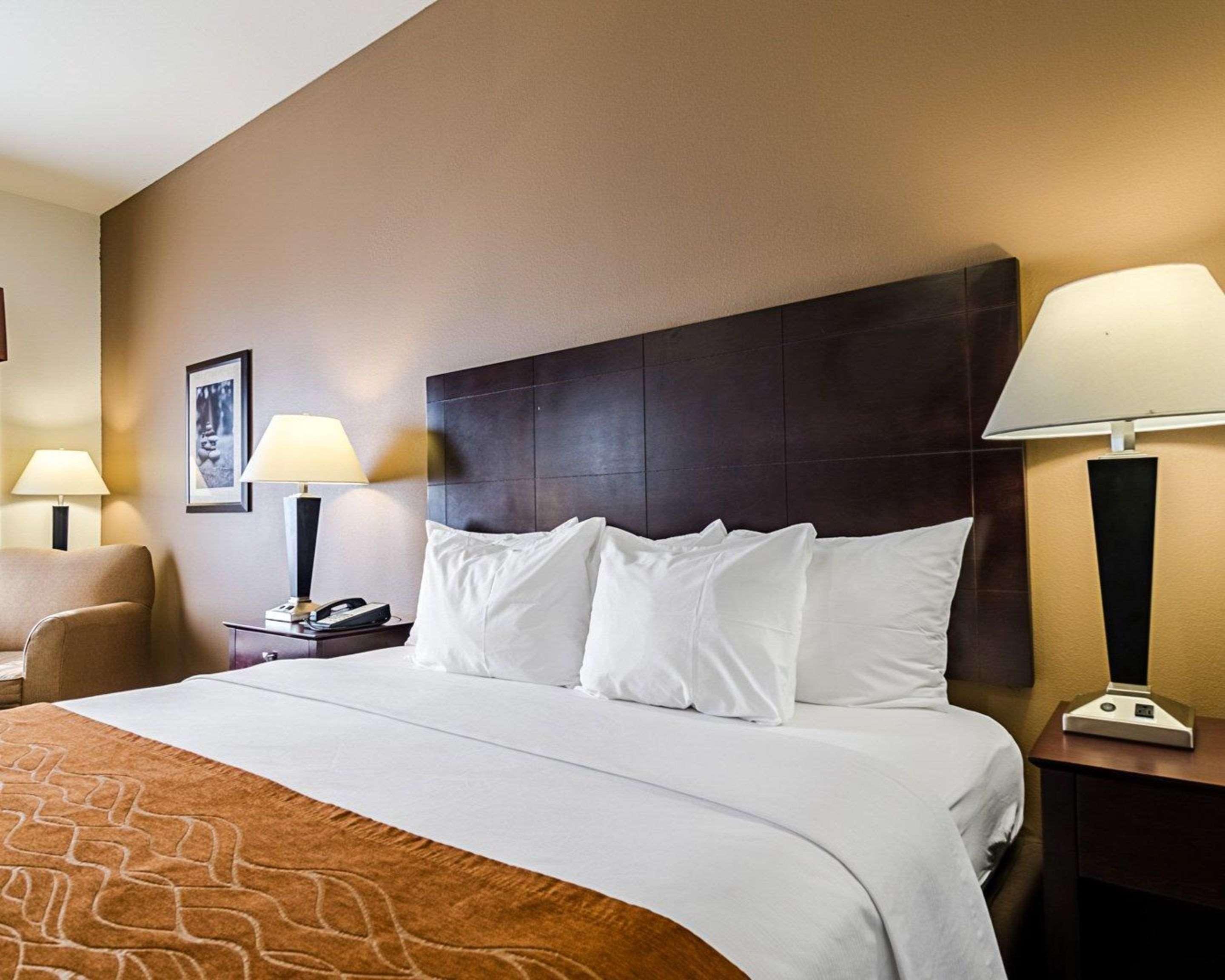 Comfort Inn&Suites Lawrence Extérieur photo