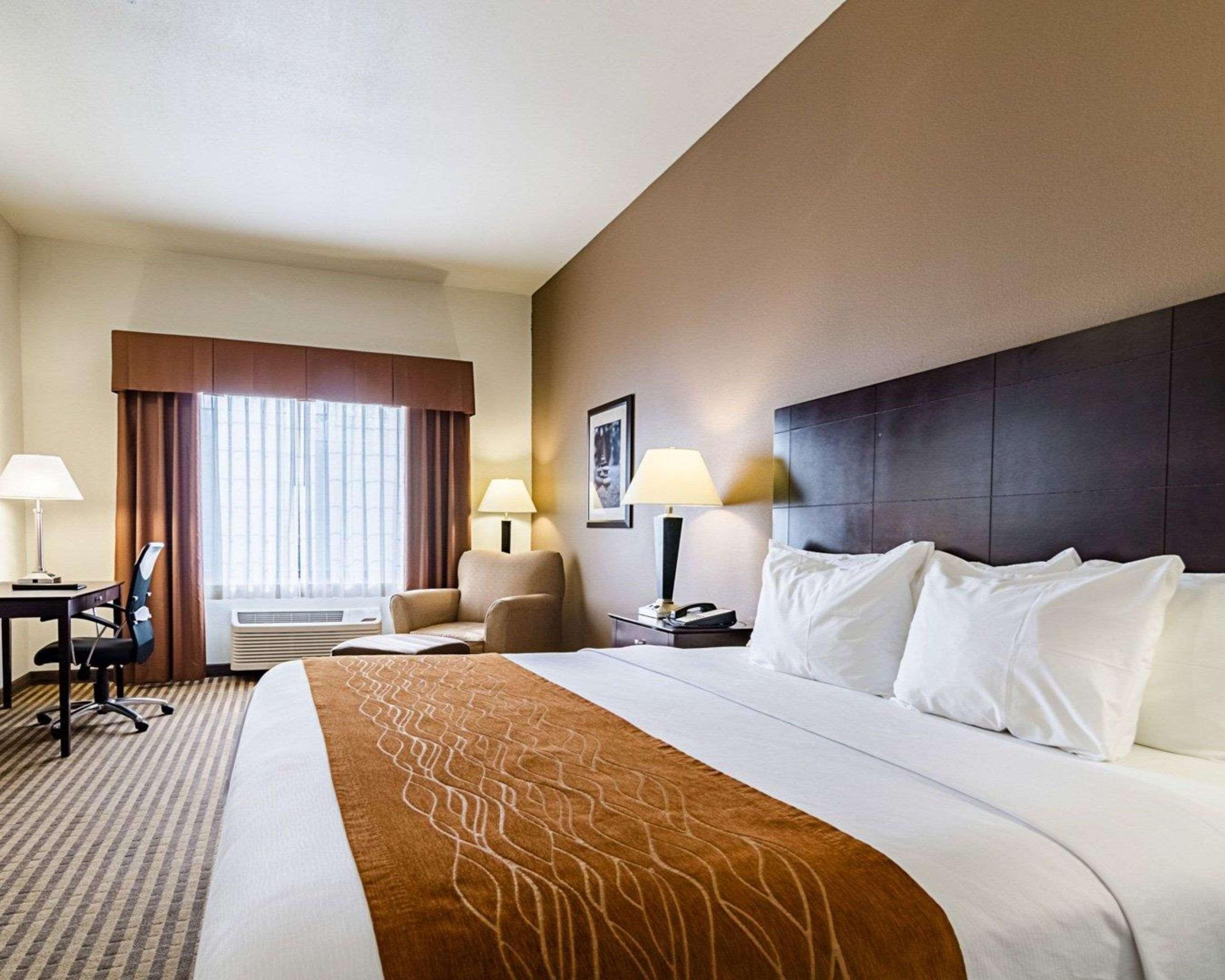 Comfort Inn&Suites Lawrence Extérieur photo
