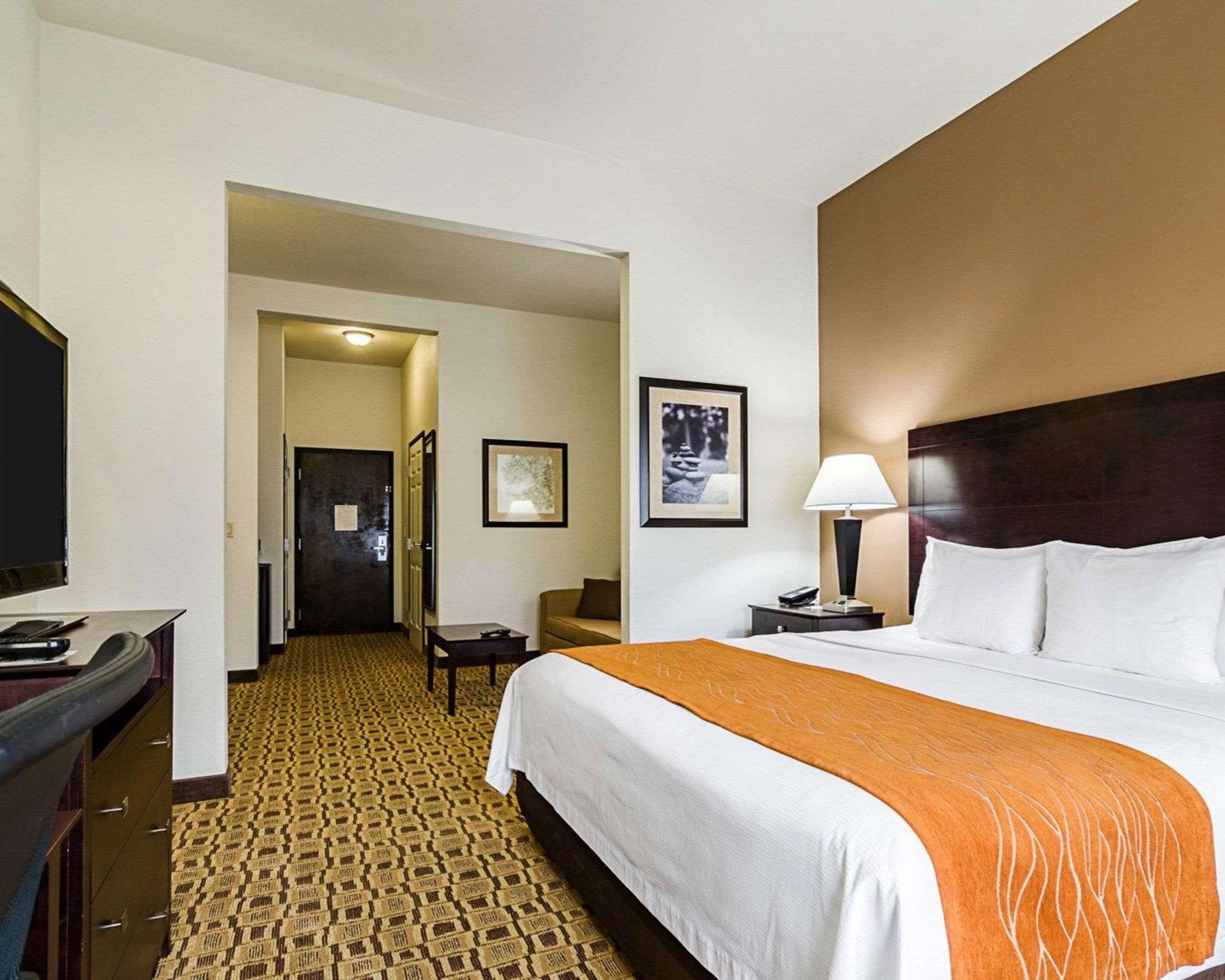 Comfort Inn&Suites Lawrence Extérieur photo