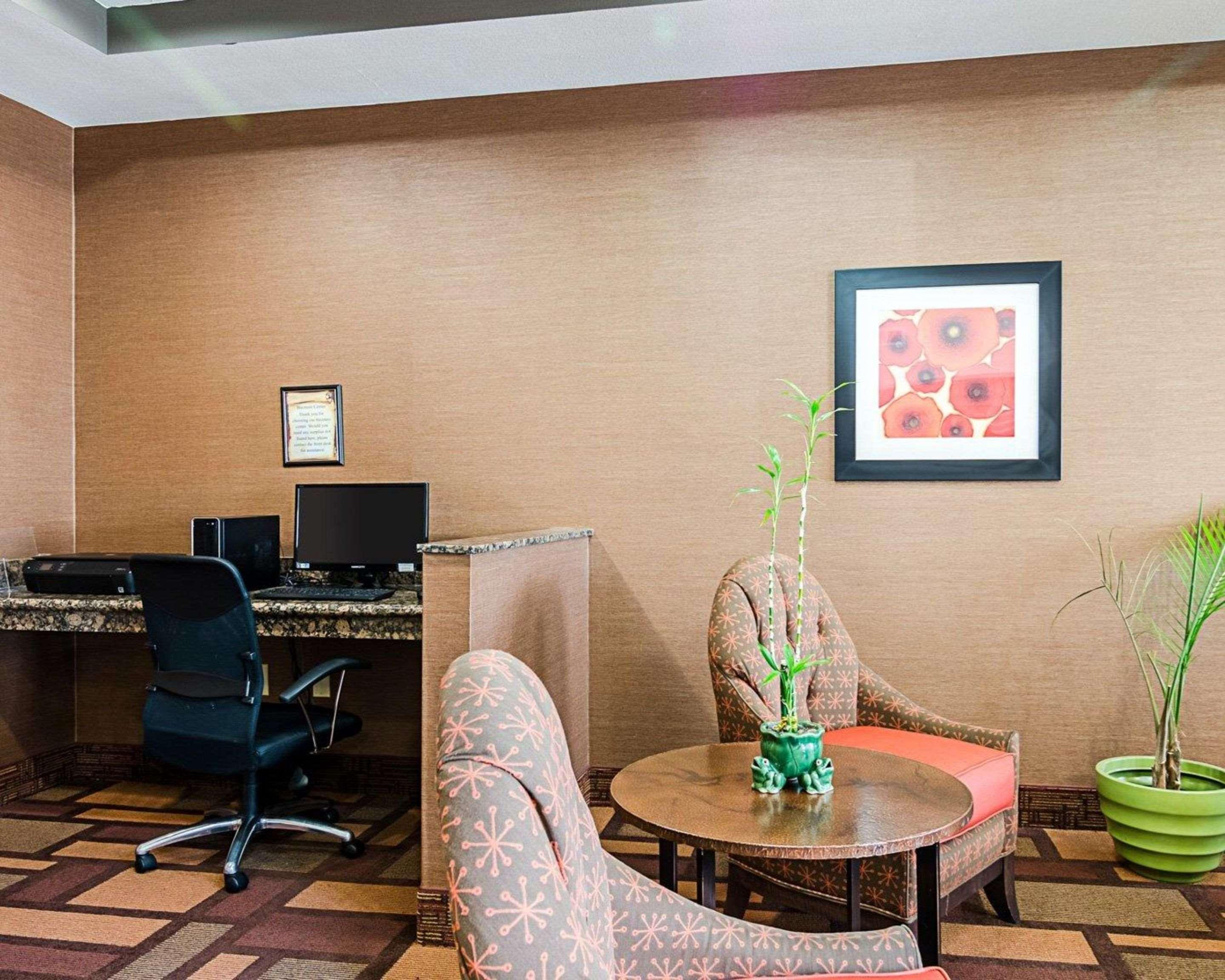 Comfort Inn&Suites Lawrence Extérieur photo