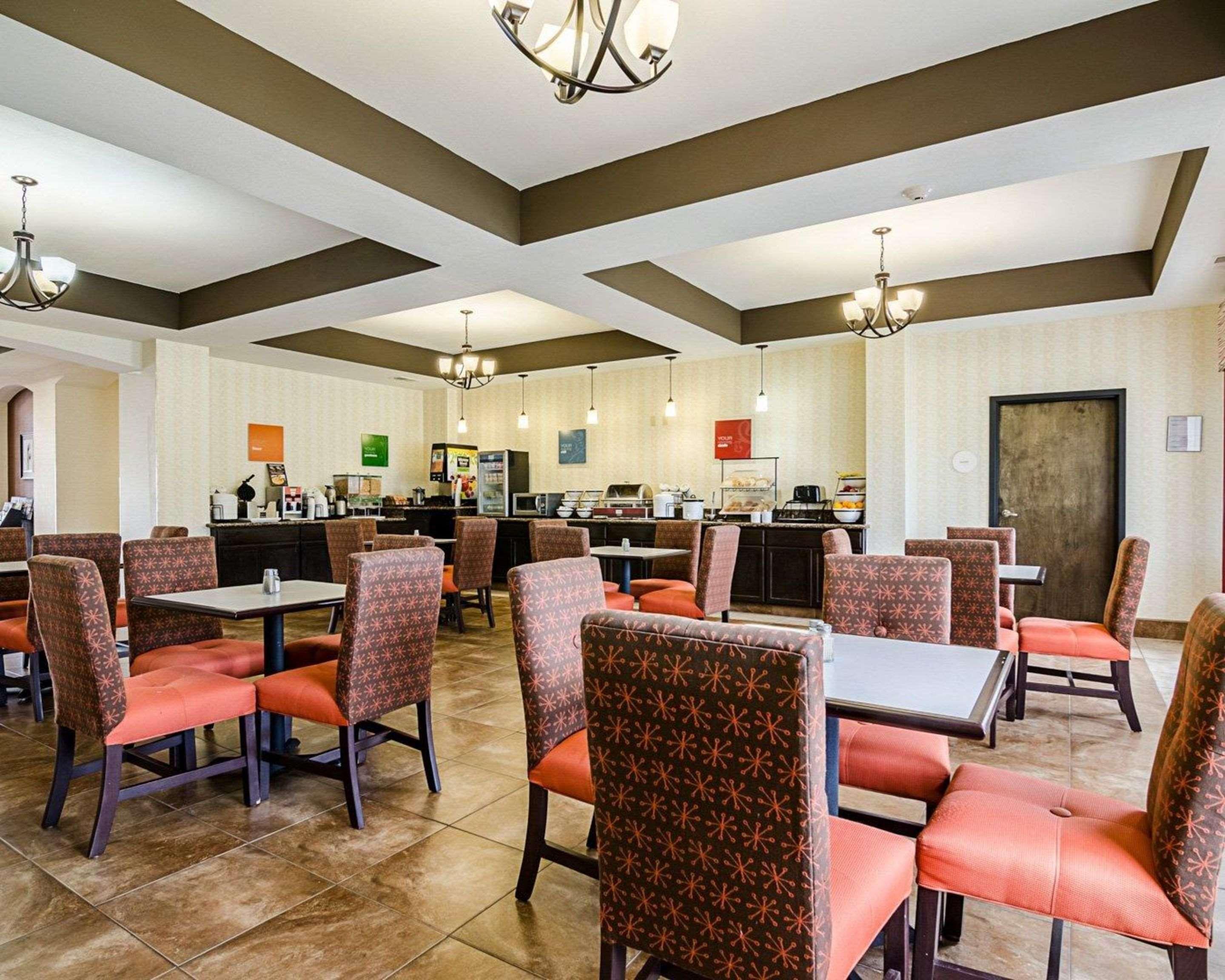 Comfort Inn&Suites Lawrence Extérieur photo