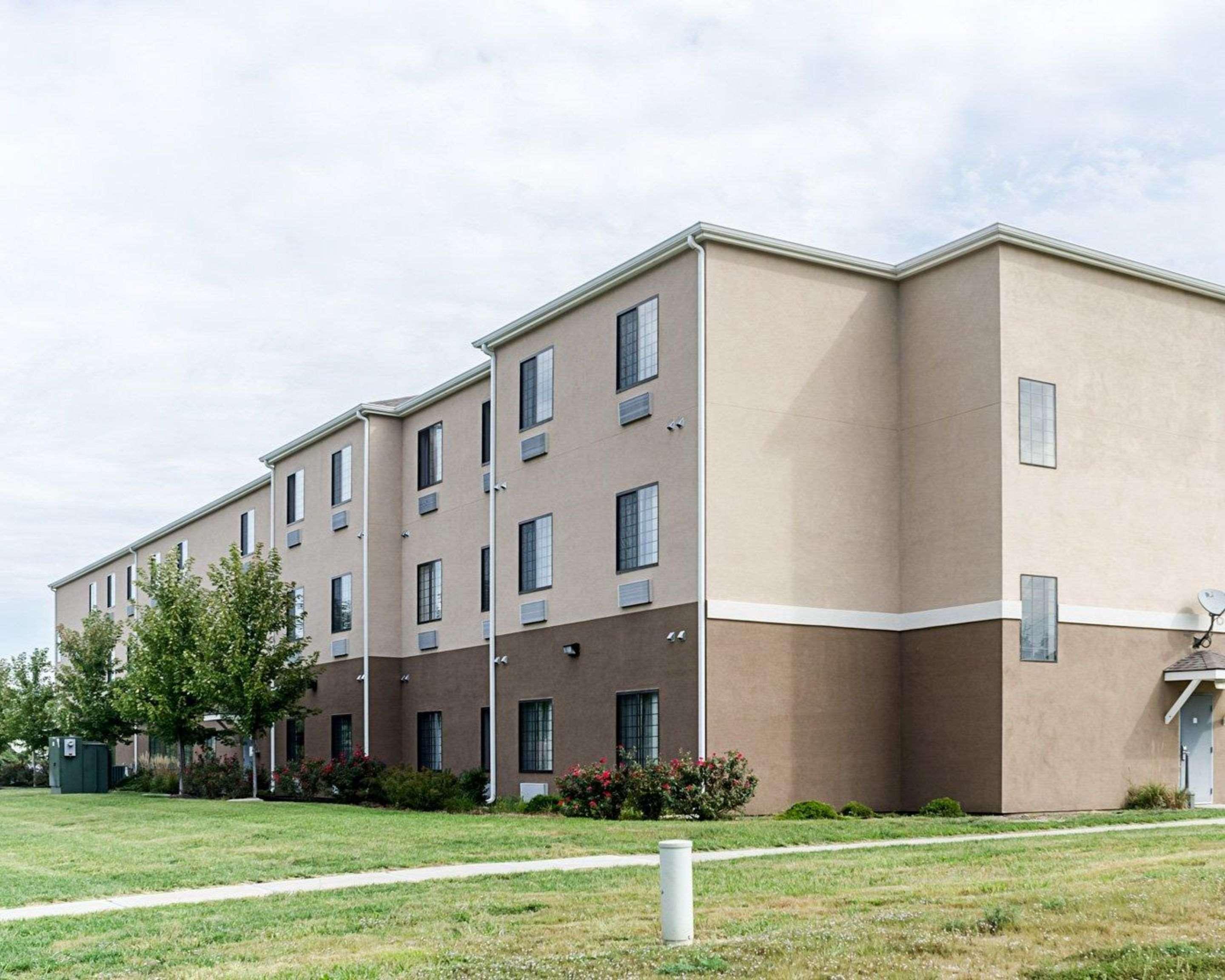 Comfort Inn&Suites Lawrence Extérieur photo