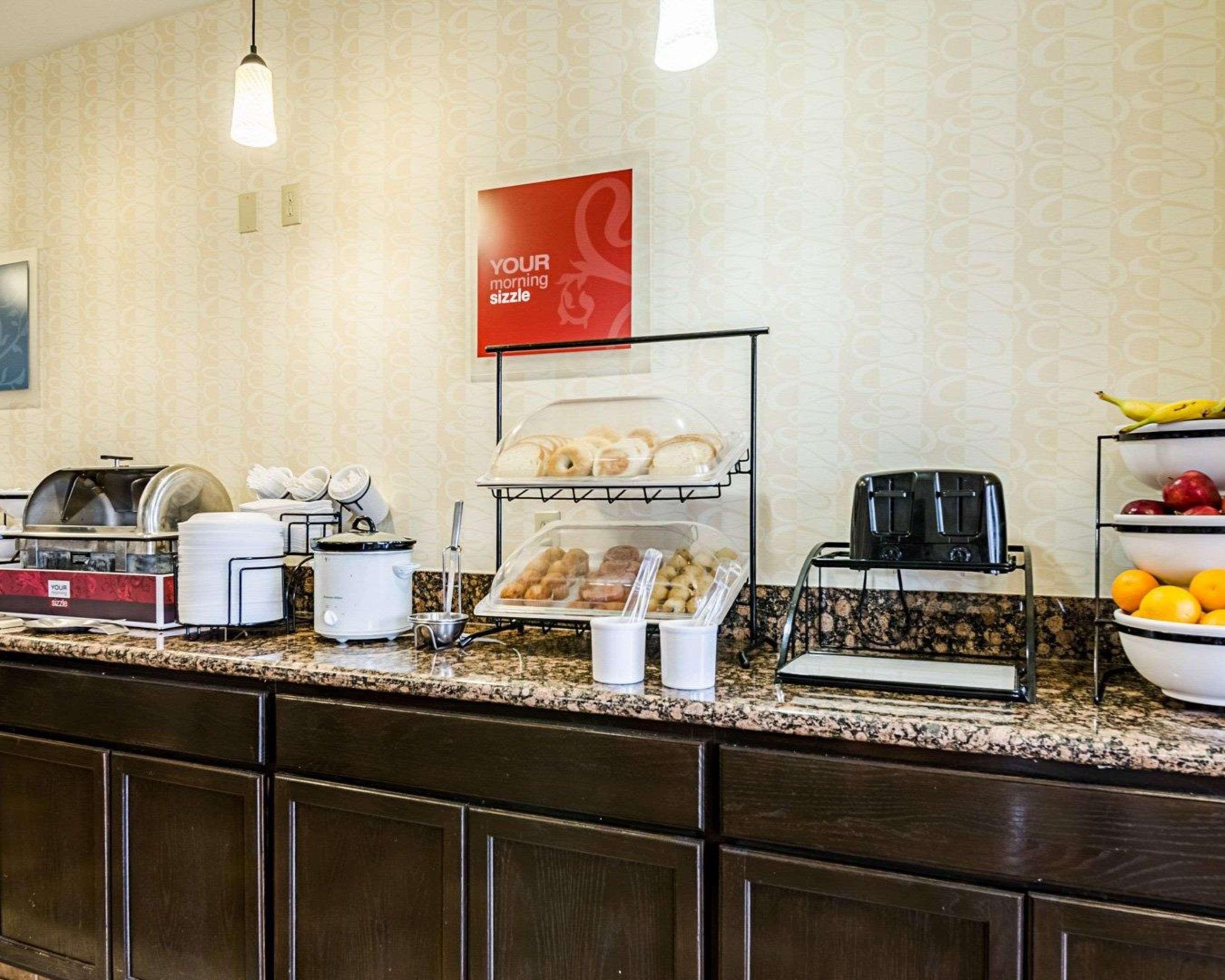Comfort Inn&Suites Lawrence Extérieur photo