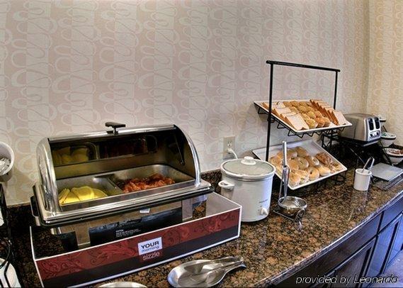 Comfort Inn&Suites Lawrence Restaurant photo