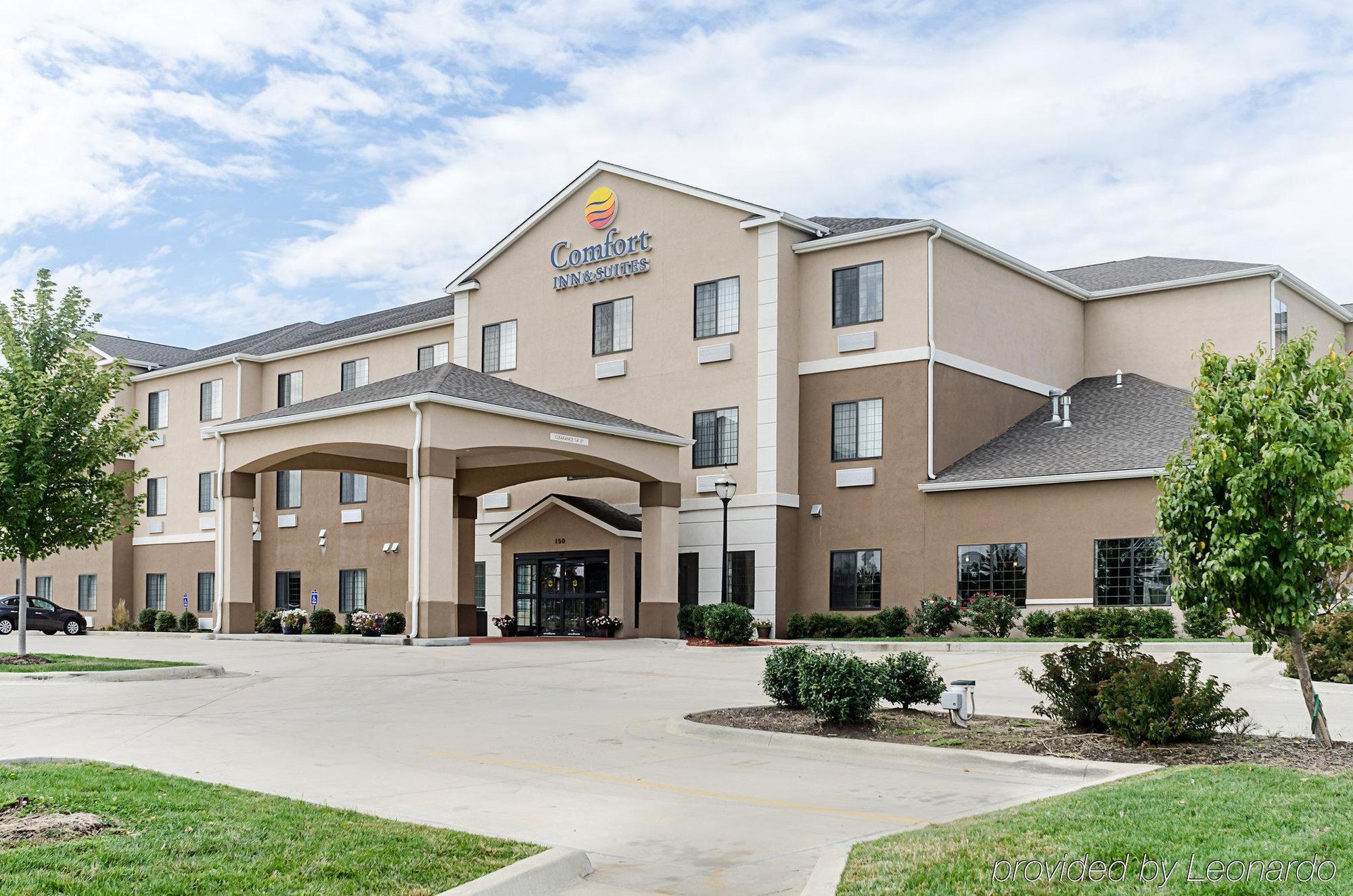 Comfort Inn&Suites Lawrence Extérieur photo