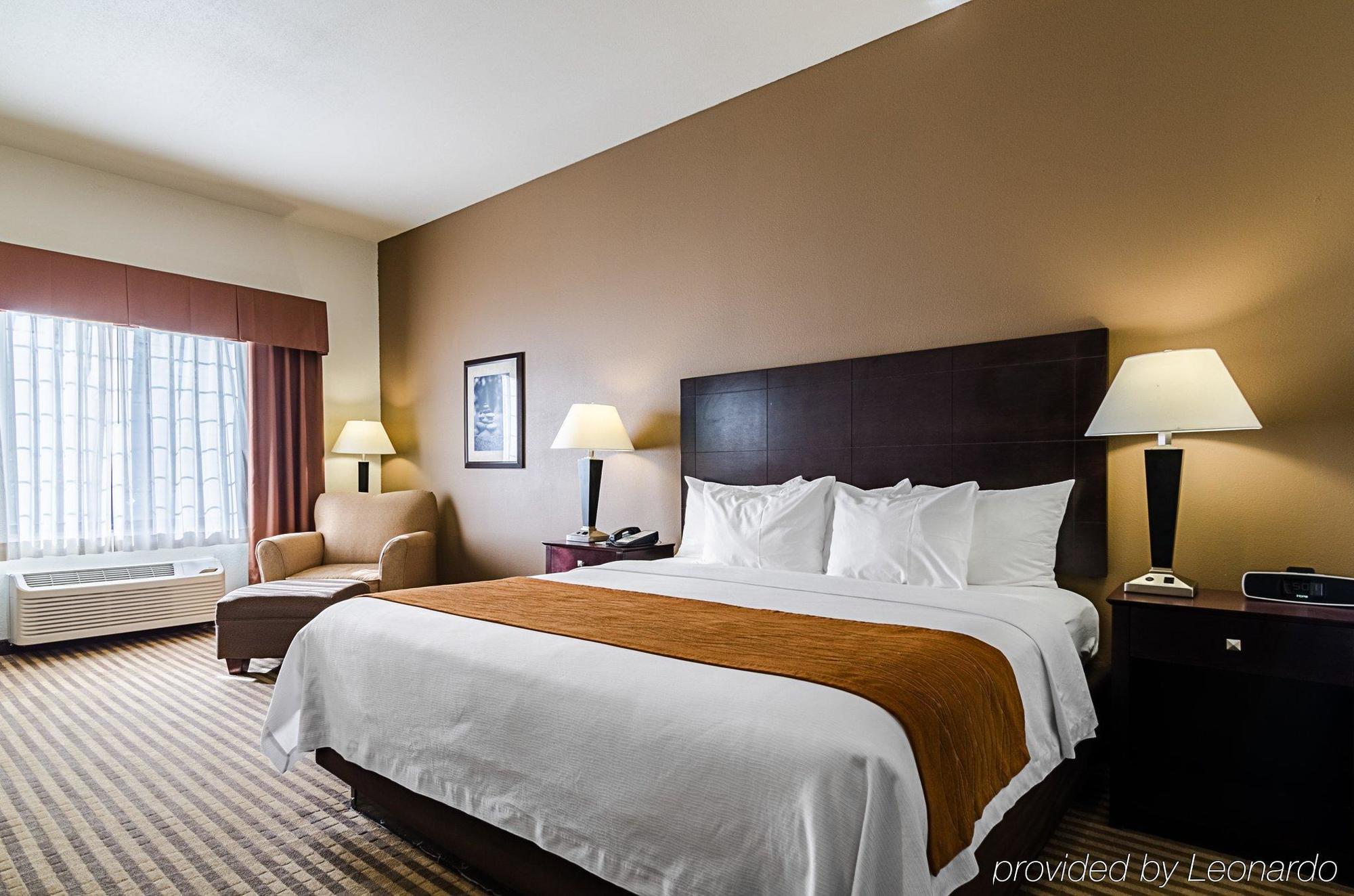 Comfort Inn&Suites Lawrence Extérieur photo