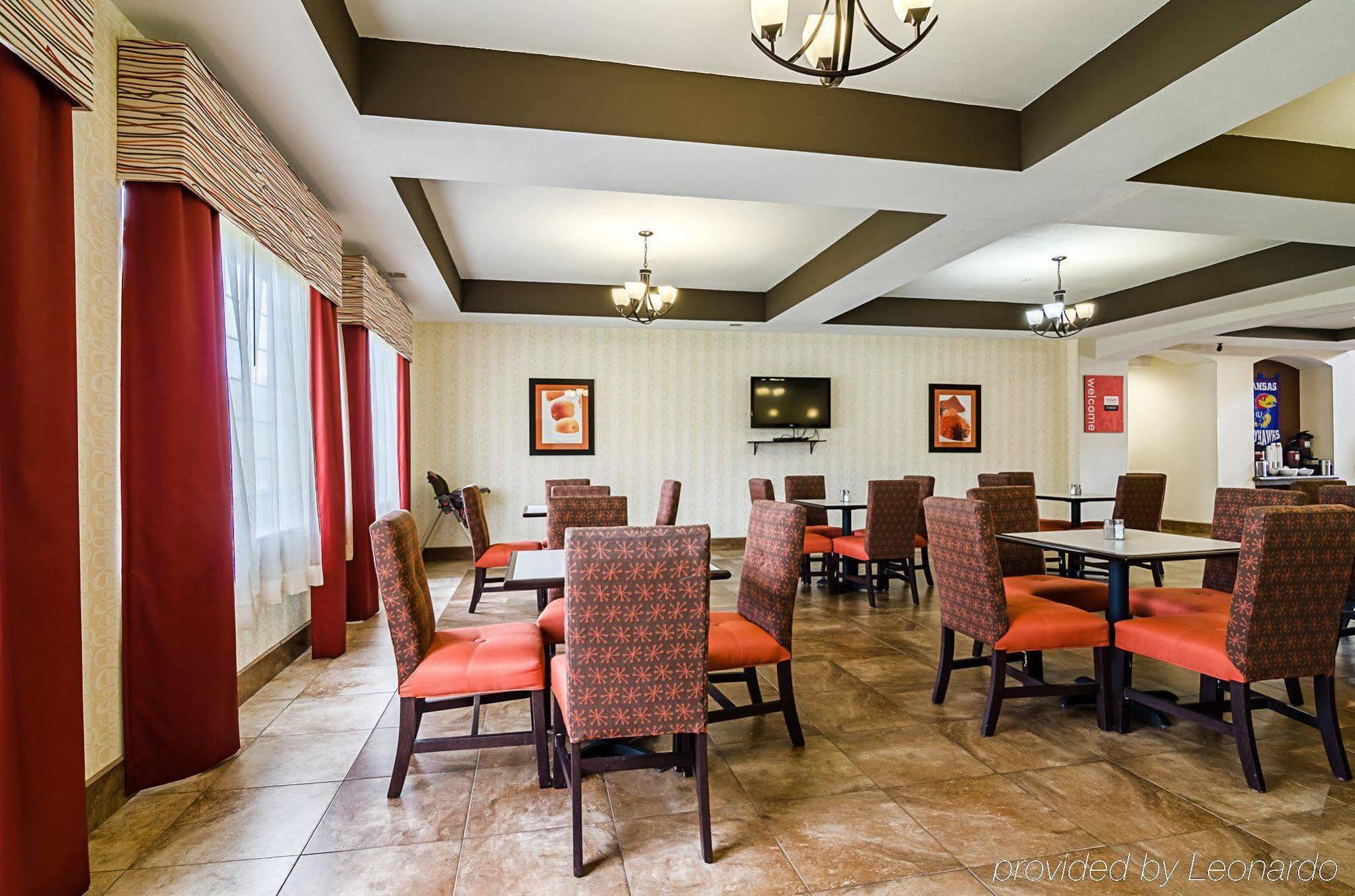 Comfort Inn&Suites Lawrence Extérieur photo