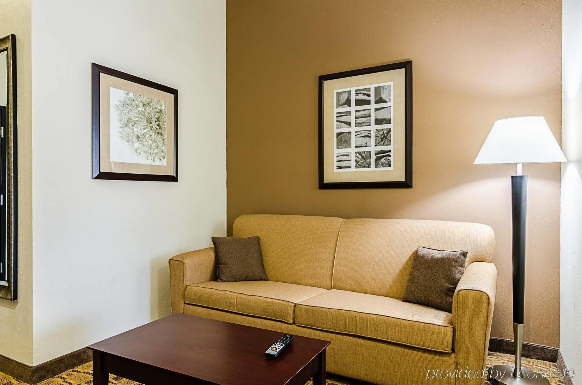 Comfort Inn&Suites Lawrence Extérieur photo