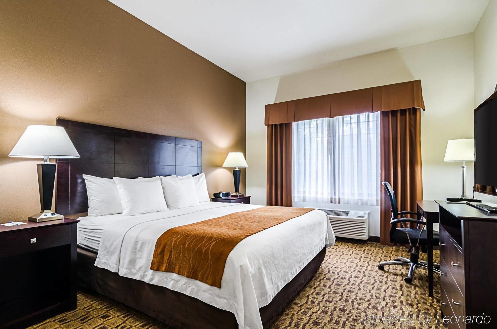 Comfort Inn&Suites Lawrence Extérieur photo